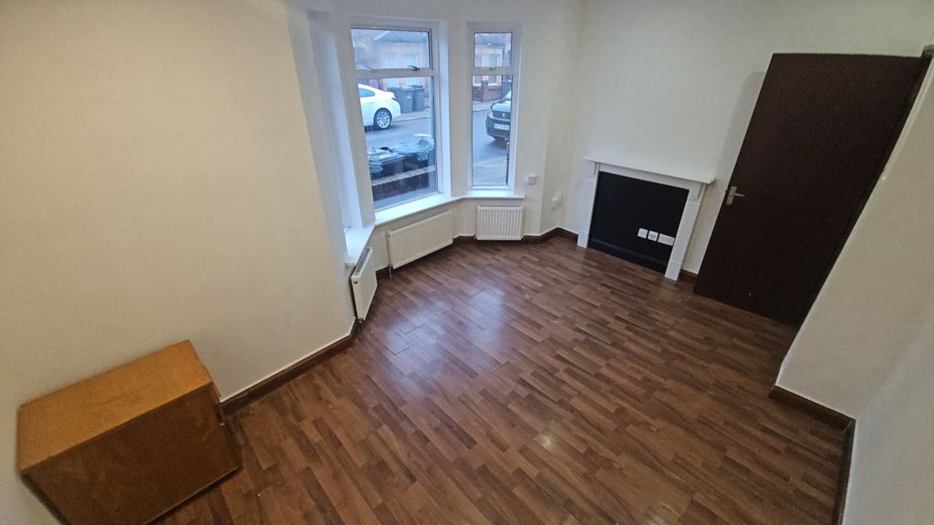 Property photo 2 of 14 Bedroom