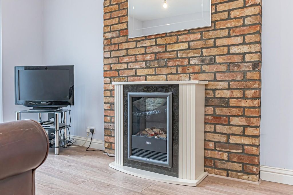 Property photo 3 of 20