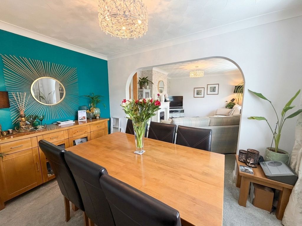 Property photo 2 of 16 Lounge/Diner