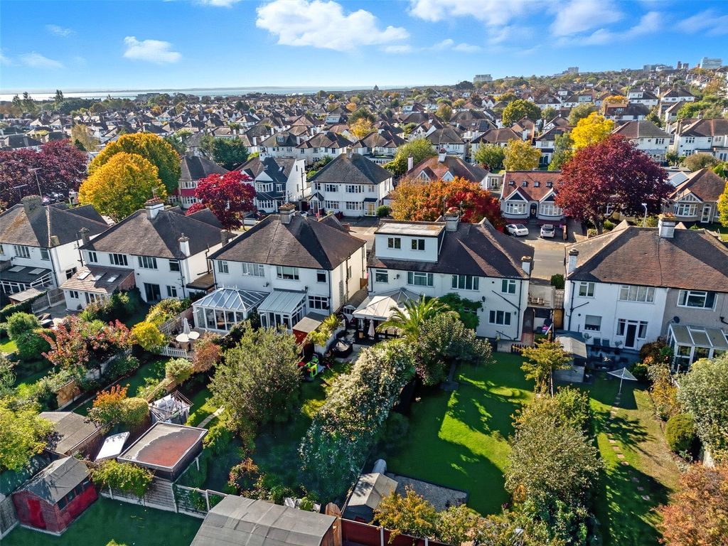 Property photo 2 of 21 Picture No. 07