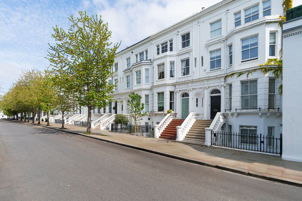 Property photo 3 of 25