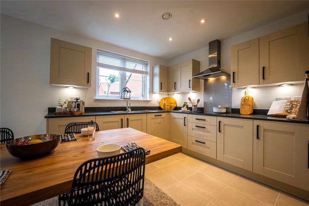 Property photo 2 of 17 Kitchen