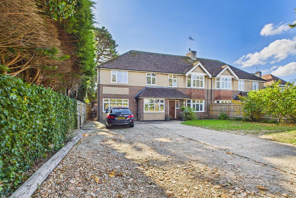 Property photo 1 of 31 Cam01894G0-Pr0239-Still073.Jpg