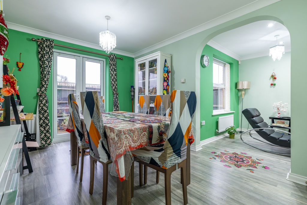 Property photo 3 of 24 Dining Room