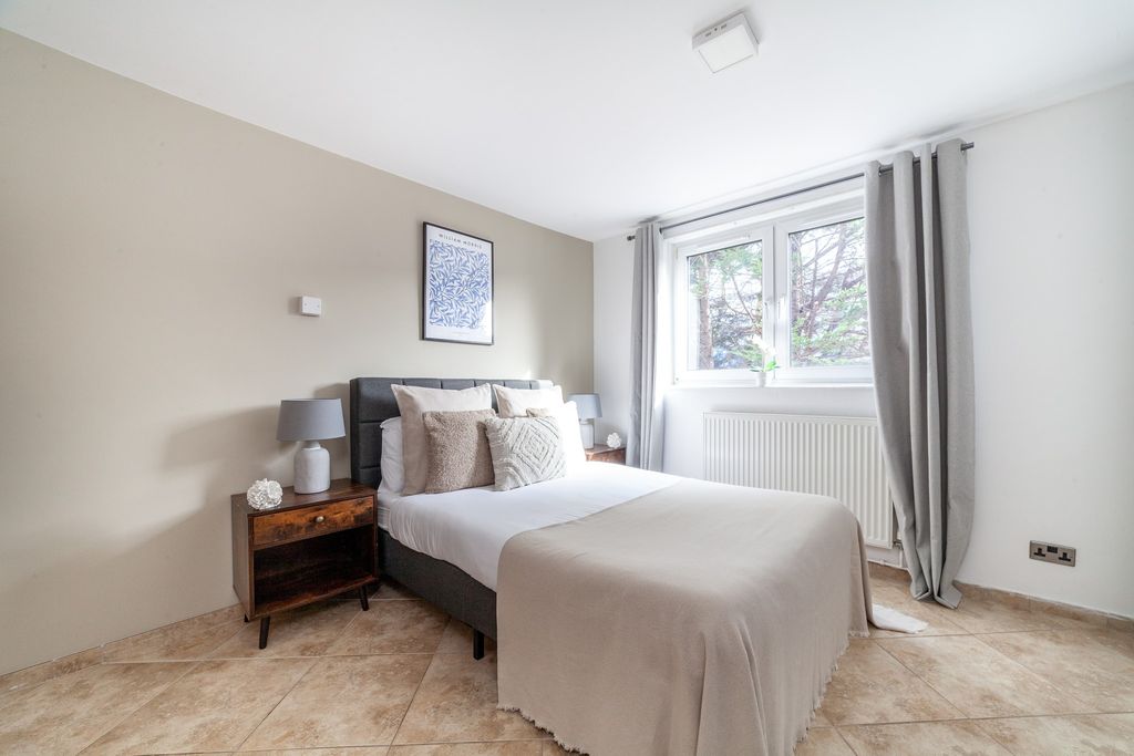 Property photo 3 of 15 Bedroom