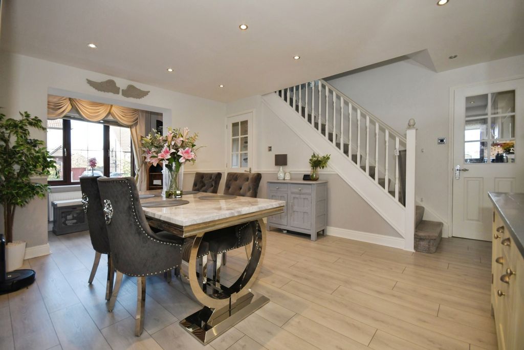 Property photo 3 of 21 Pbox-Img.Jpg