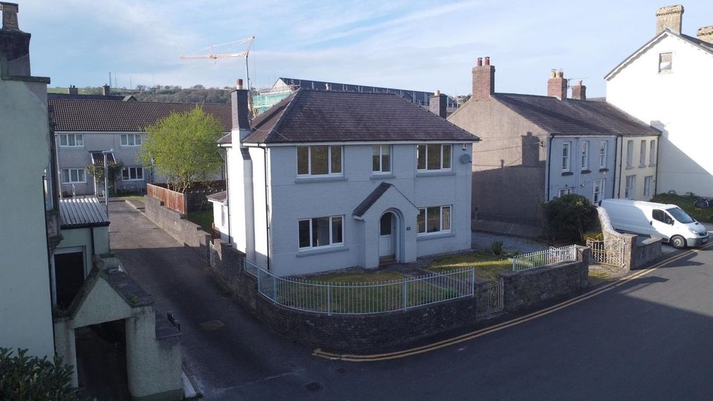Property photo 1 of 36