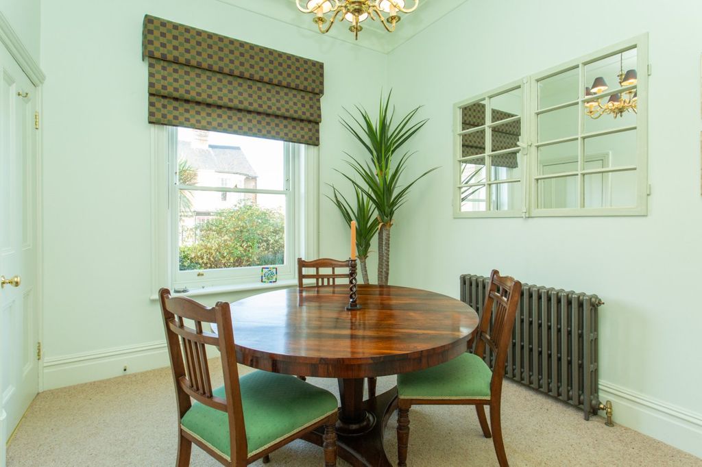 Property photo 3 of 31 Picture 3