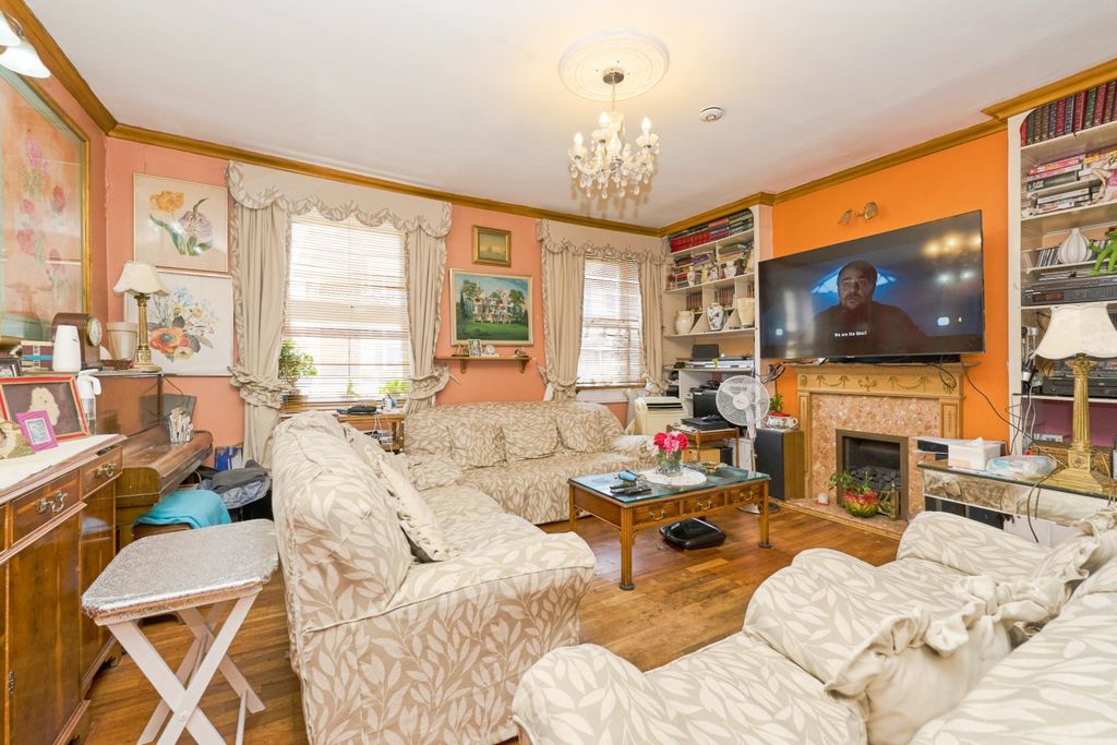 Property photo 1 of 40 1833133-11