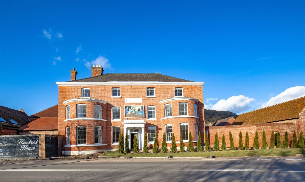 Property photo 1 of 10 Exterior