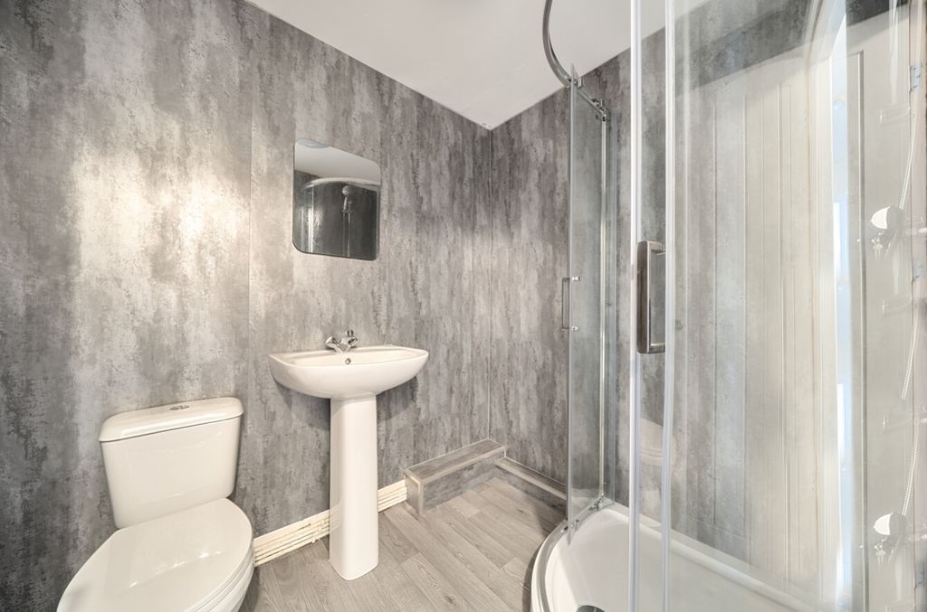 Additional image 10 of 1 bed flat for saleTorrington Street, Grimsby, Lincolnshire DN32