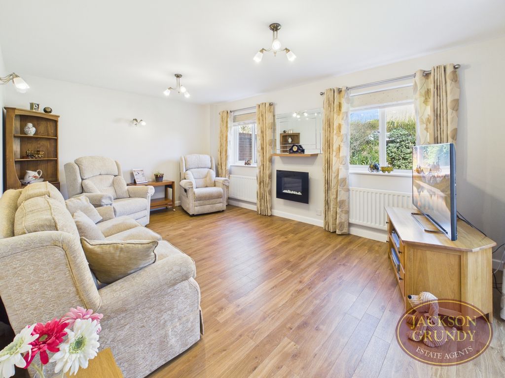 Property photo 2 of 18 Norman Snow Way