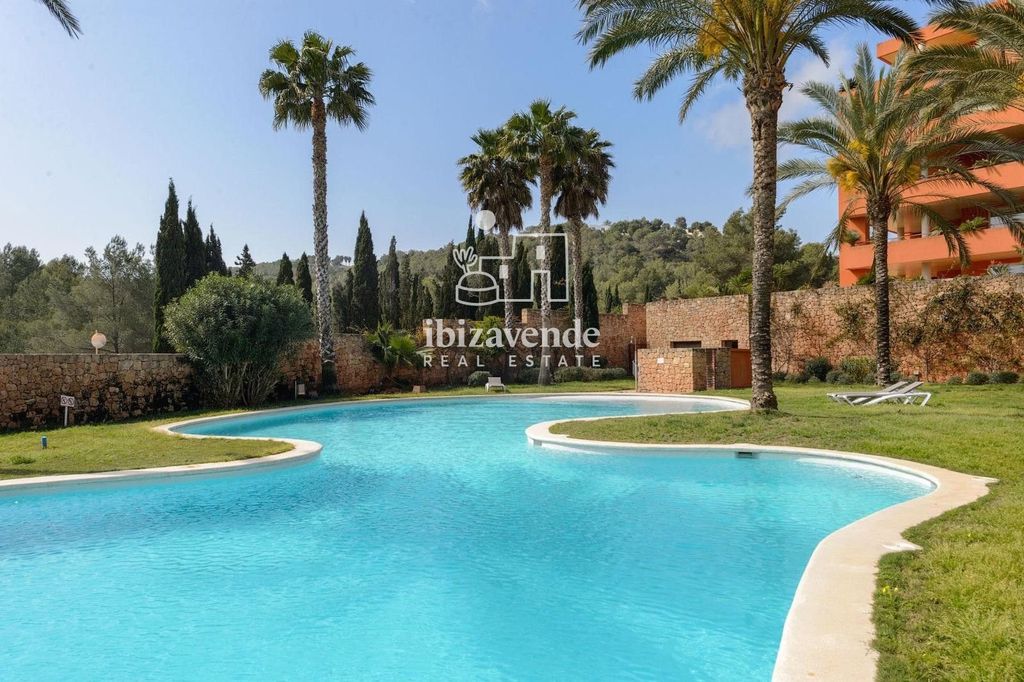 Property photo 1 of 14 Apartment In The Exclusive Roca Llisa Residential Area