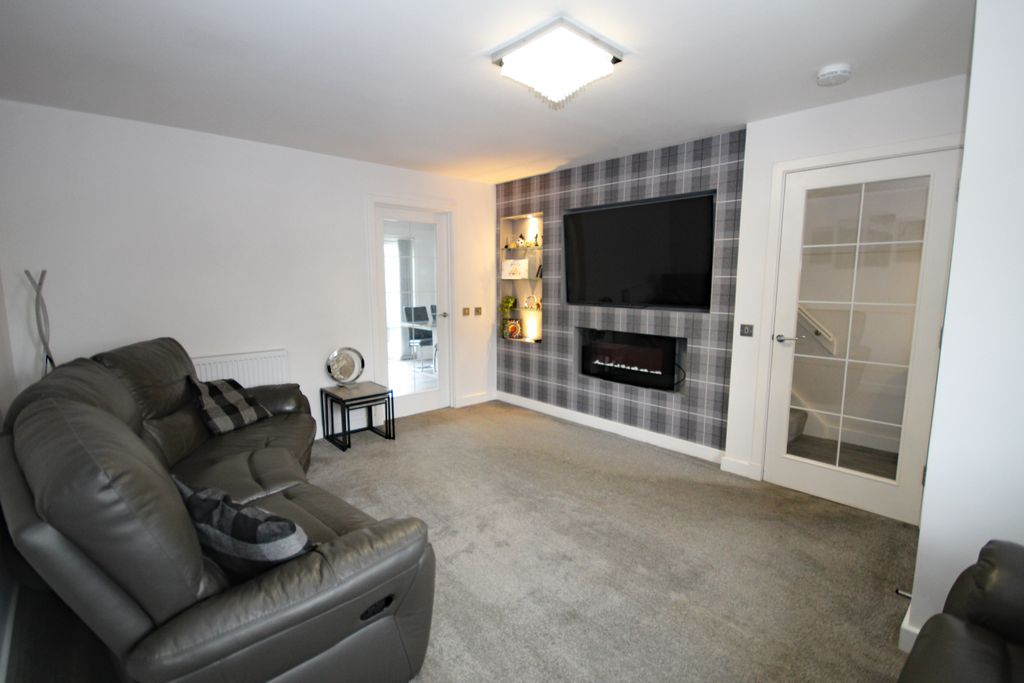 Property photo 2 of 24