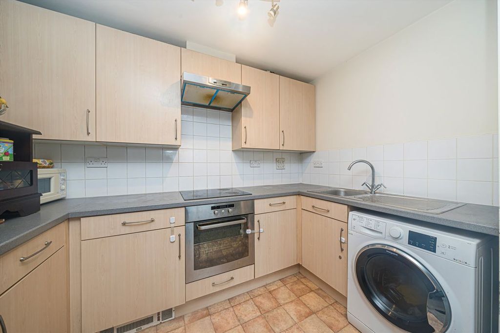 Property photo 3 of 4