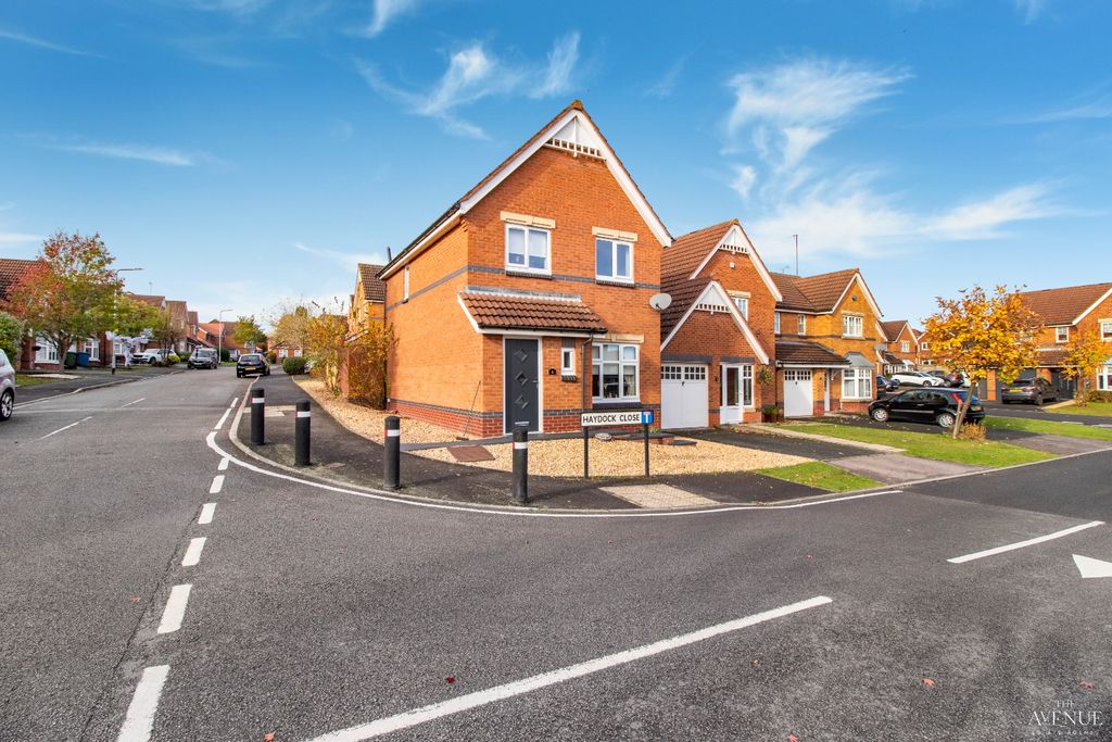 Property photo 2 of 24 4536386