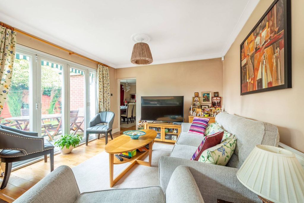 Property photo 2 of 17