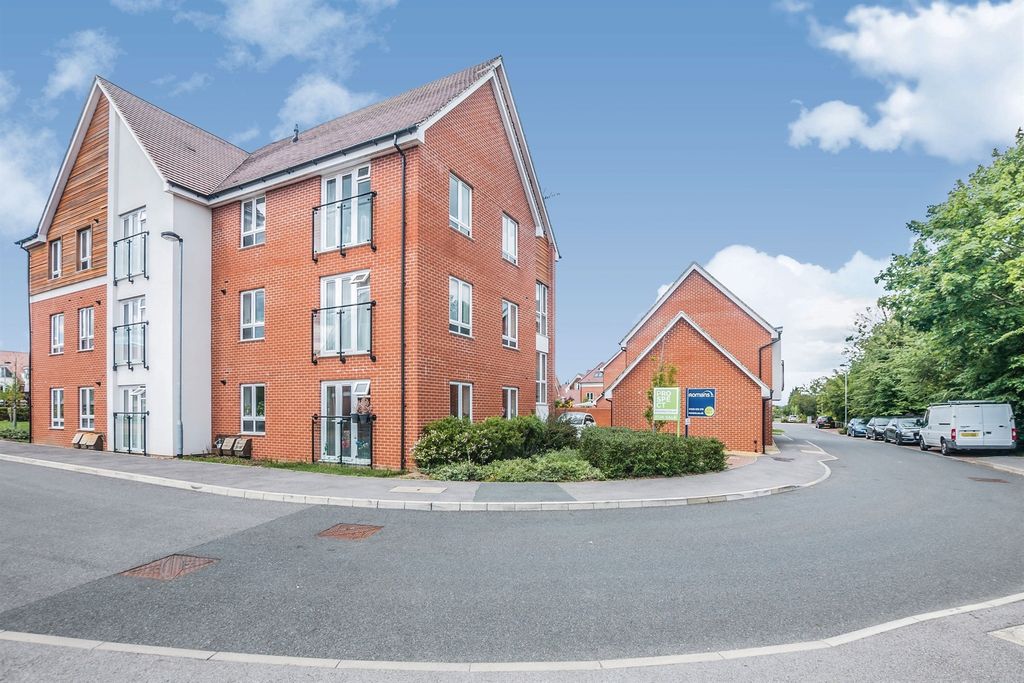 Property photo 1 of 12