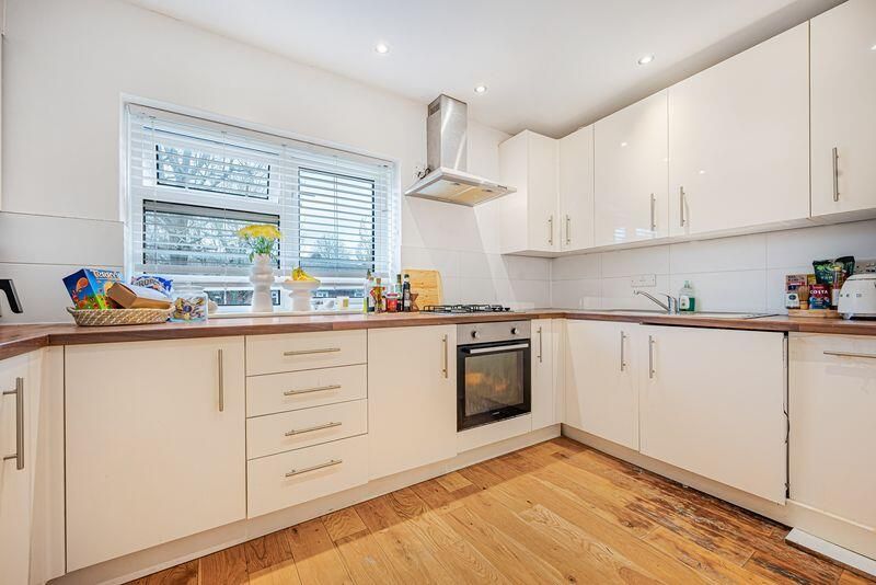 Property photo 2 of 17 Kitchen