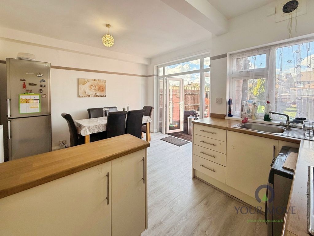 Property photo 3 of 13 Kitchen