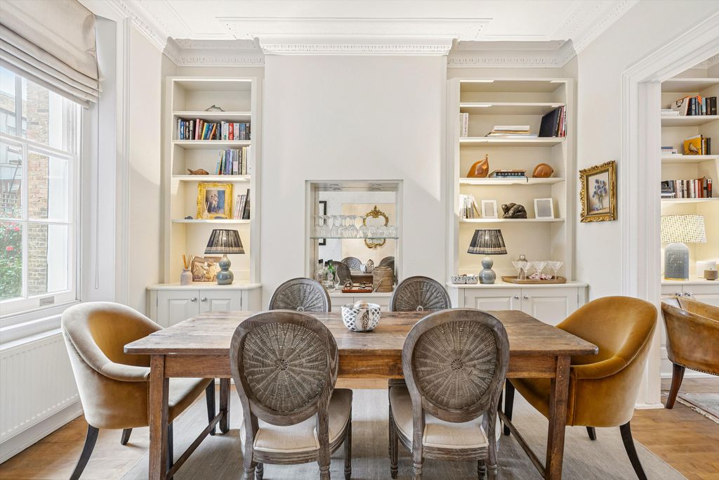 Property photo 2 of 18 Image