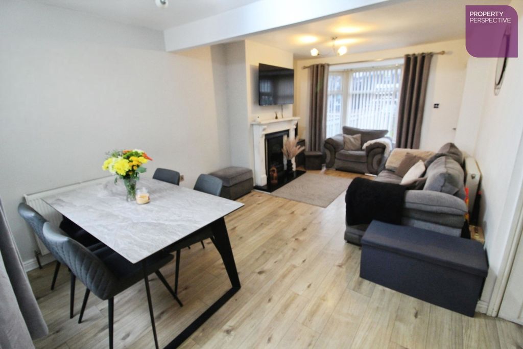 Property photo 3 of 9 Lounge Dining Room