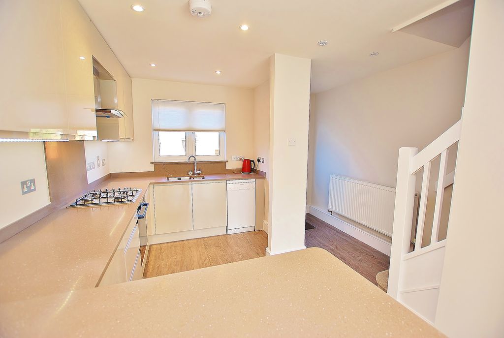 Property photo 3 of 12 Photo 03