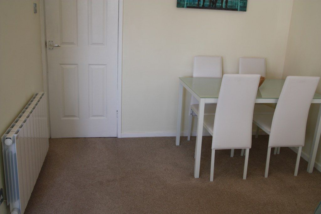 Property photo 3 of 8 Dining Area