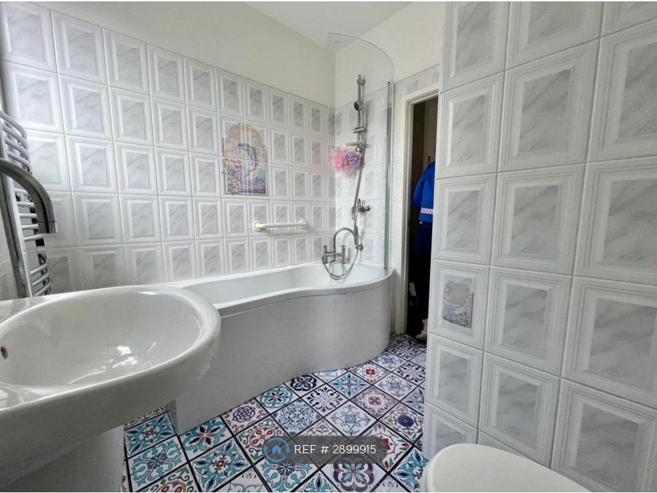 Property photo 1 of 9 Recently Refurbished Bathroom
