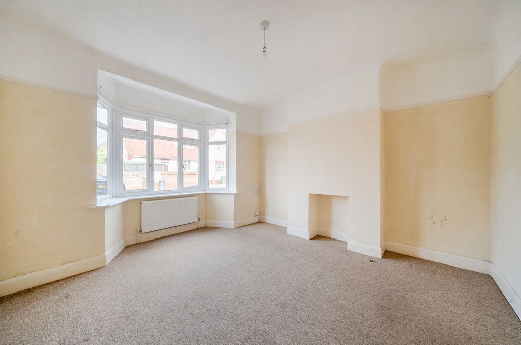 Property photo 2 of 8 1530332-1-6Ac52A8...