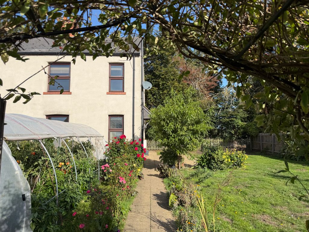 Property photo 1 of 8 Front