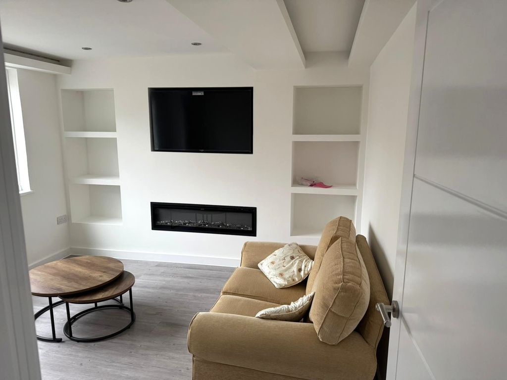 Property photo 1 of 7 Two Double Rooms For Rent In A Furnished Apartment