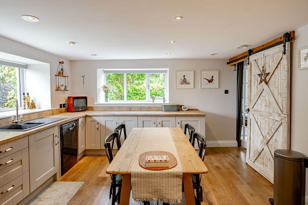 Property photo 3 of 78