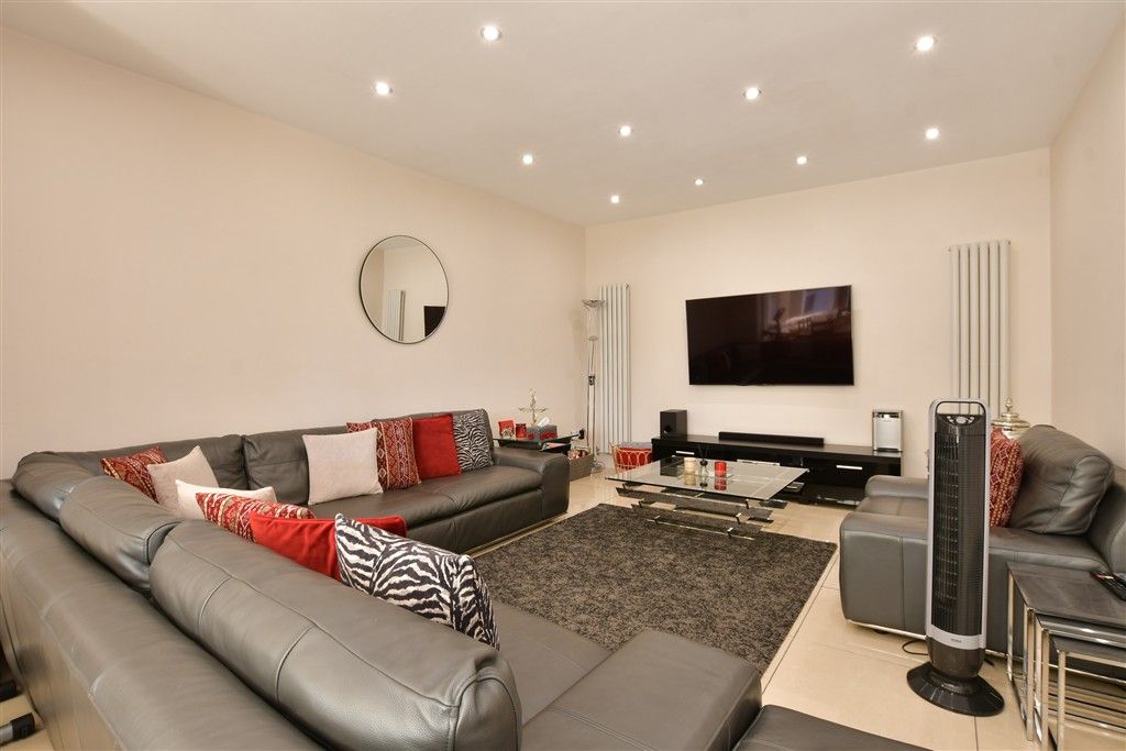 Property photo 3 of 17 Family Area