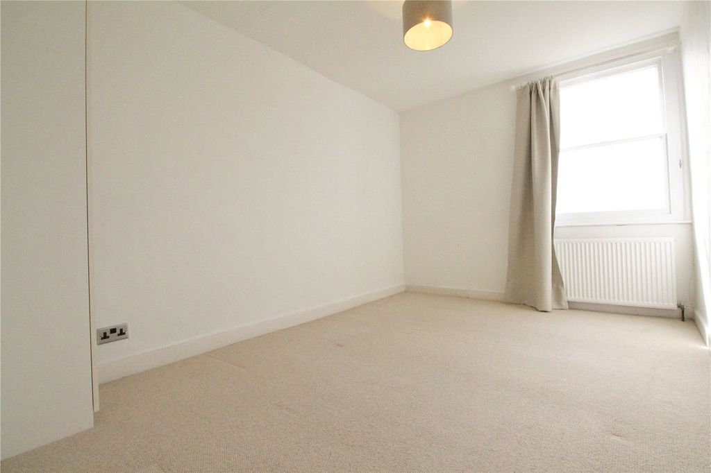 Property photo 3 of 7 Picture No. 10