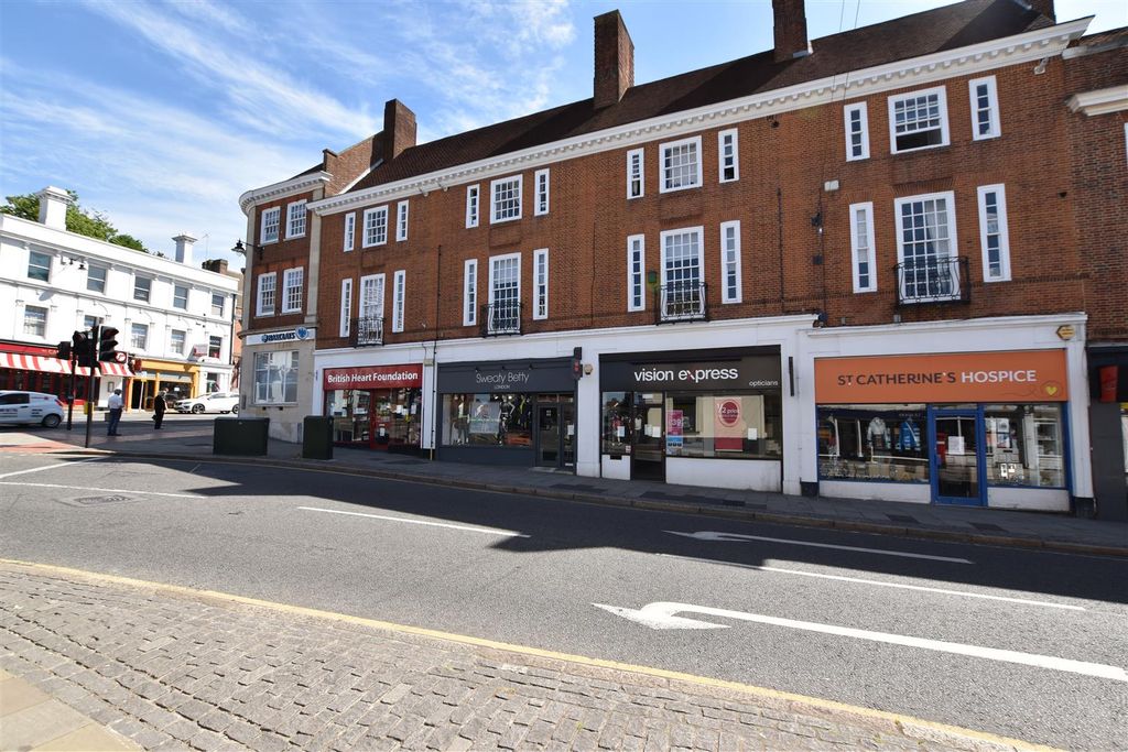 Property photo 1 of 5 Central Reigate
