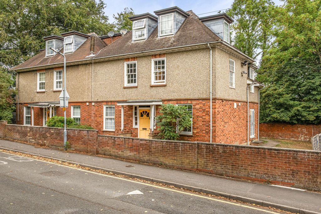 Property photo 1 of 18 External