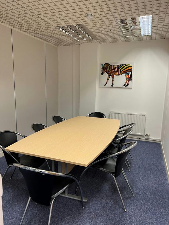 Property photo 3 of 11 Meeting Room