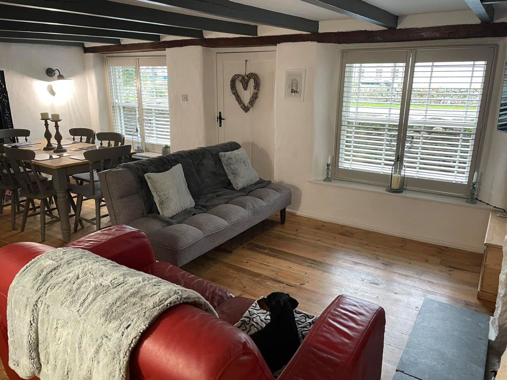 Property photo 2 of 9