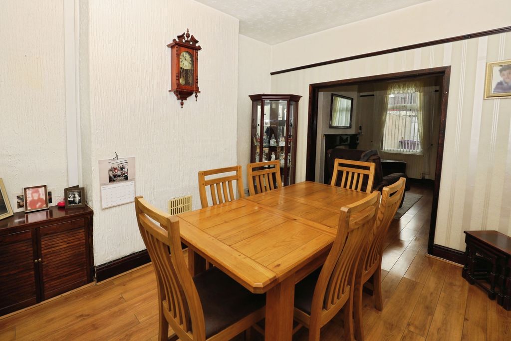 Property photo 3 of 15 Dining Room
