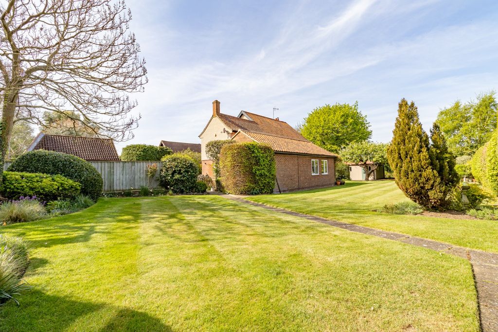 Property photo 2 of 52 3906893