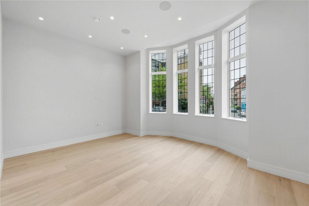 Property photo 2 of 13 Picture No. 08