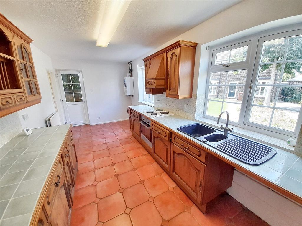 Property photo 2 of 15 Kitchen