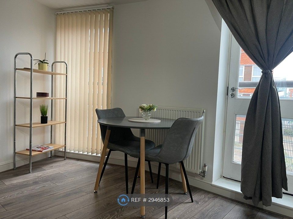 Property photo 3 of 9 Dinning