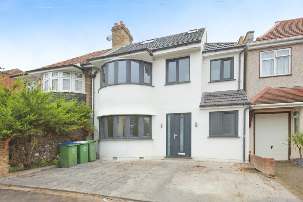 Property photo 1 of 15 External
