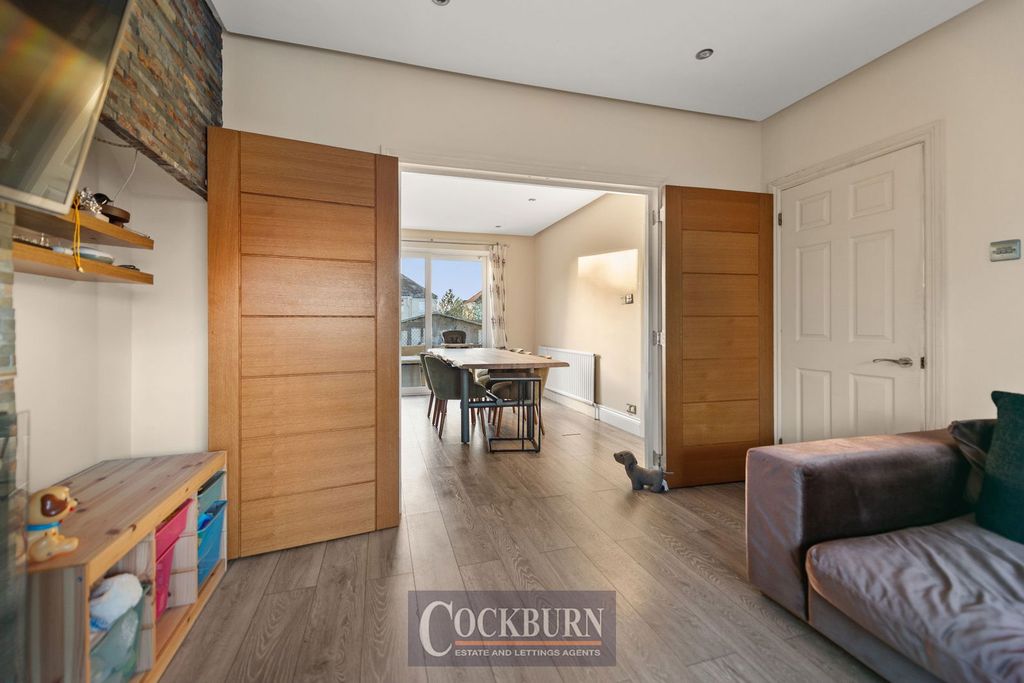 Property photo 3 of 24