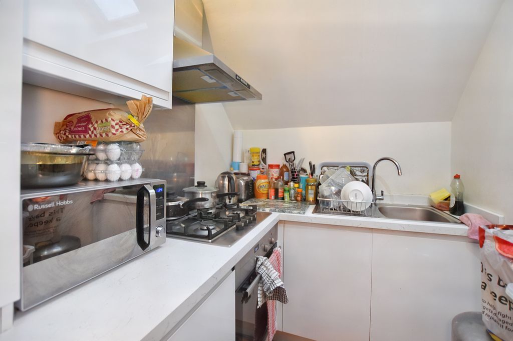 Property photo 3 of 7 Flat 6, 22 Cator Road, Sydenham, London Se26 5Ds