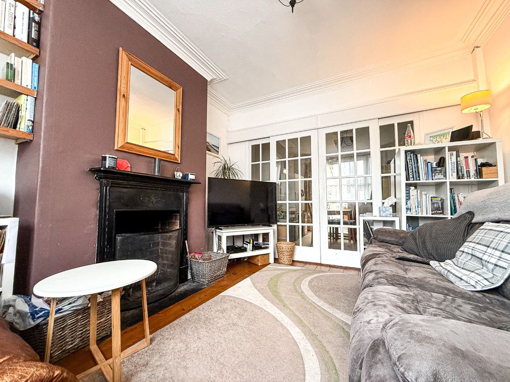 Property photo 3 of 17 4840048