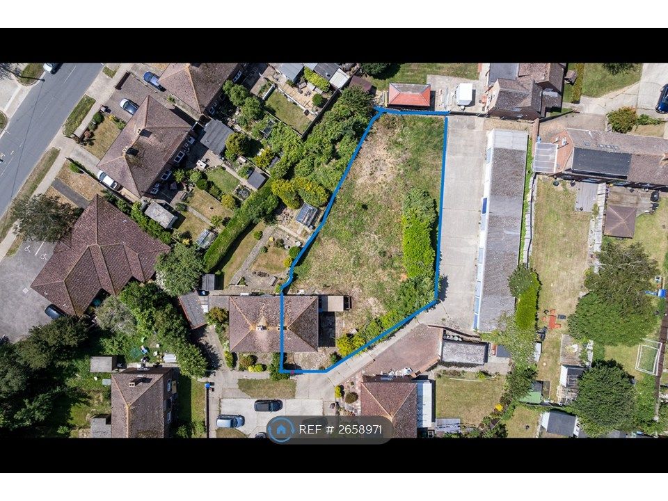 Property photo 1 of 2 Garden Within Blue Lines