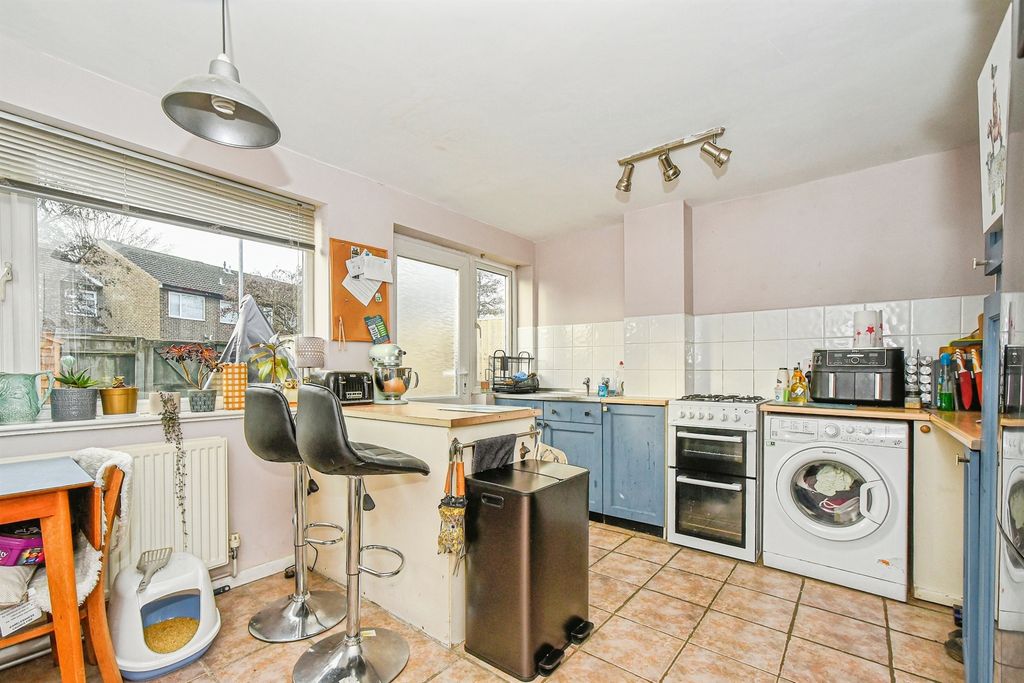 Property photo 3 of 14